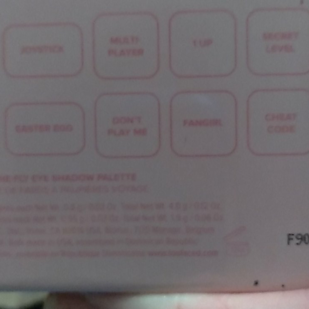 TOO FACED LET'S PLAY EYESHADOW PALETTE - Picture 5 of 5